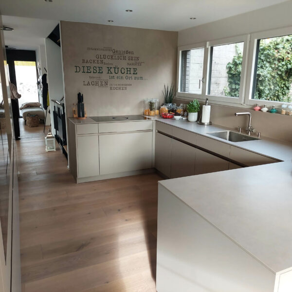neue Küche im bestehenden Raum
