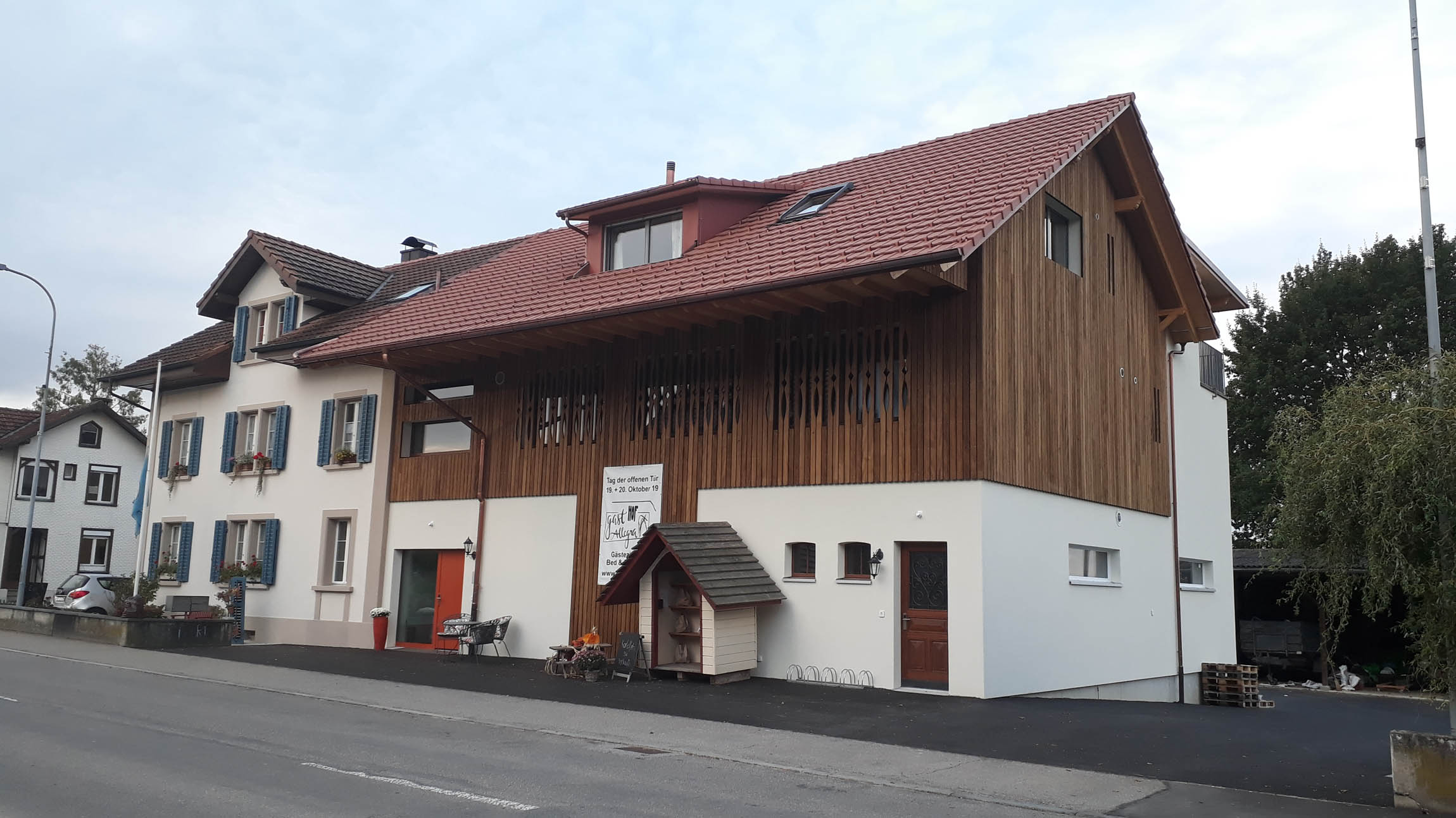 B&B mit Hofladen und Saal