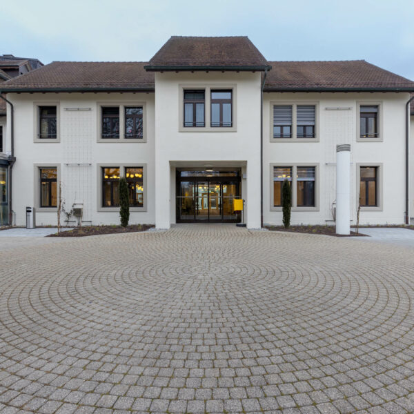 Fassadensanierung Haupteingang Pflegeheim Sennhof