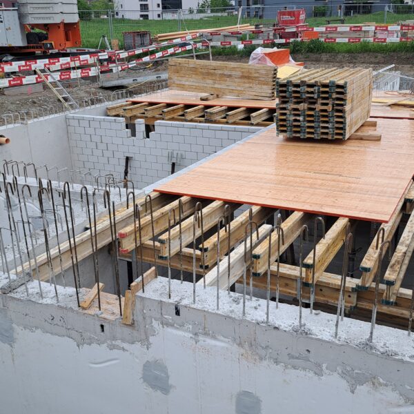 Schalung für Betondecke über Untergeschoss
