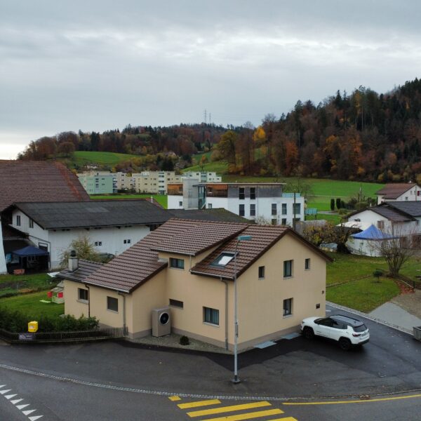 Modernisierung Fassade und Einbau Wärmepumpe